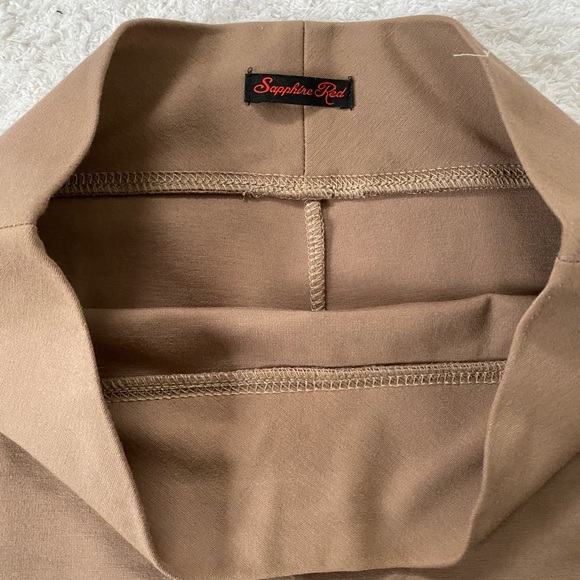 Tan coloured pencil skirt - Picture 2 of 2